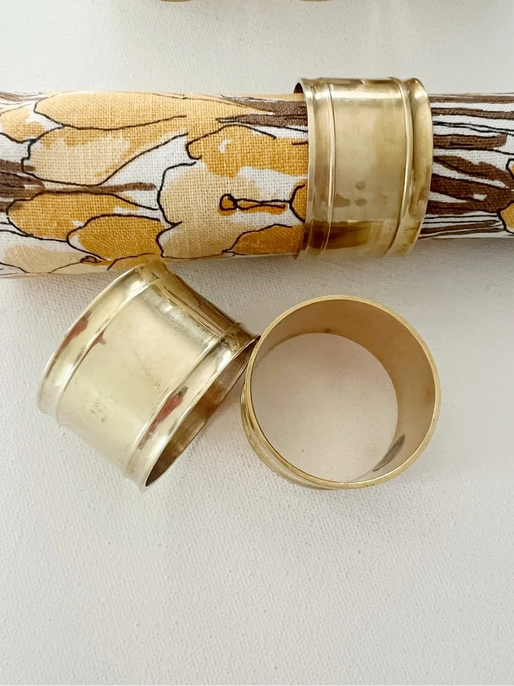 Vintage Set of 8 Brass Napkin Rings Classic Design Made in India